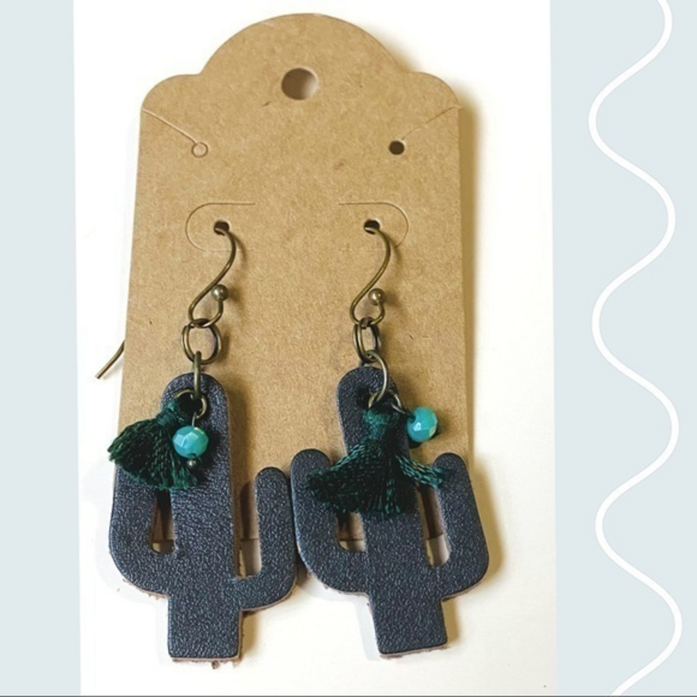 Cactus 🌵brass & vegan leather cactus 🌵‎ earrings
